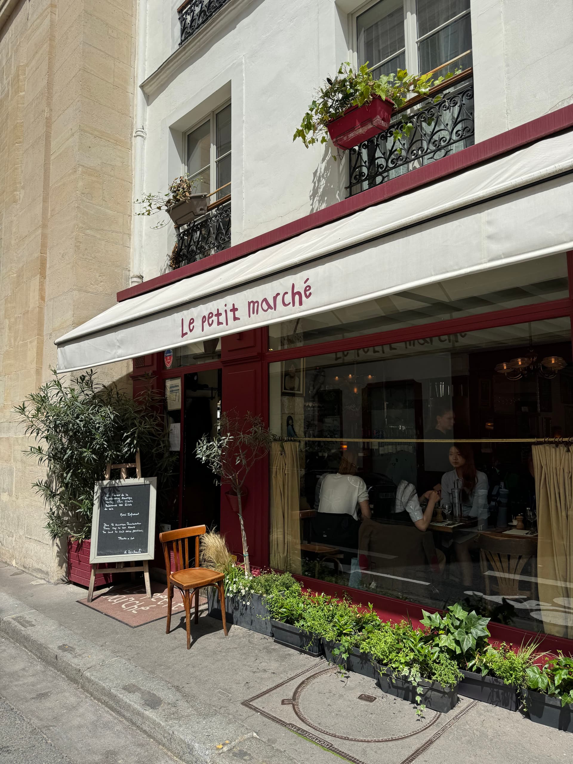 Le Petit Marché